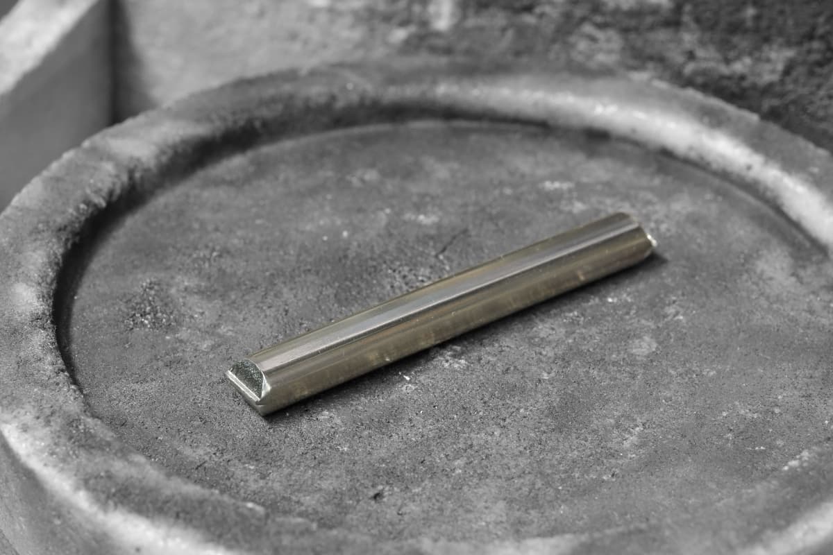 プラチナ950を圧延した角棒