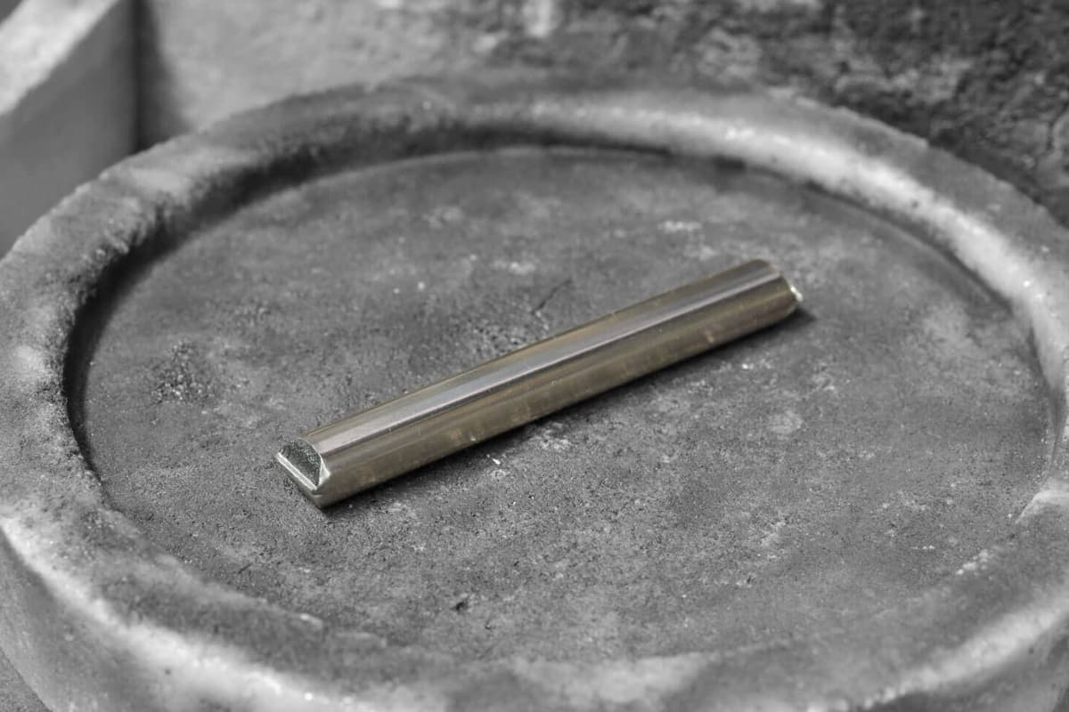 プラチナ950を圧延した角棒